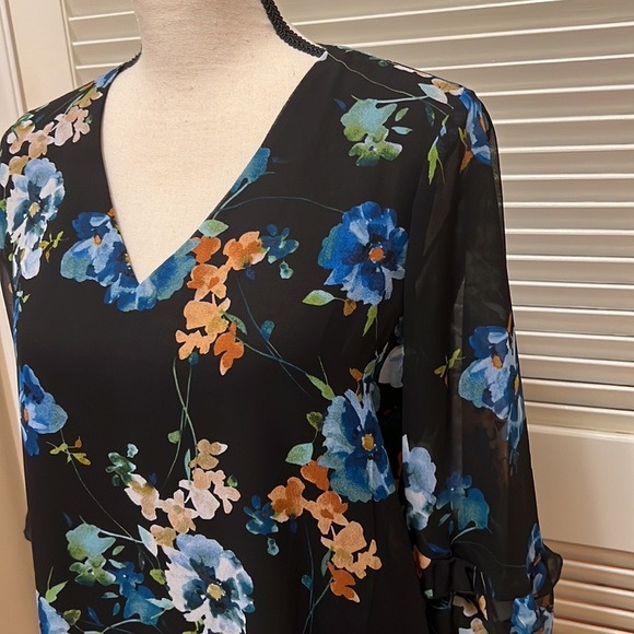 1. Calvin Klein Floral Blouse, Size Small - Picture 4 of 14